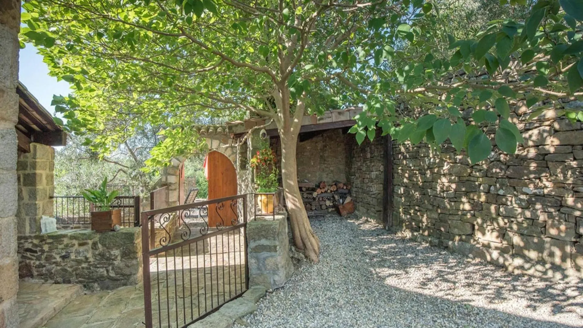 Detached Holiday Home In Chassiers With Pool France