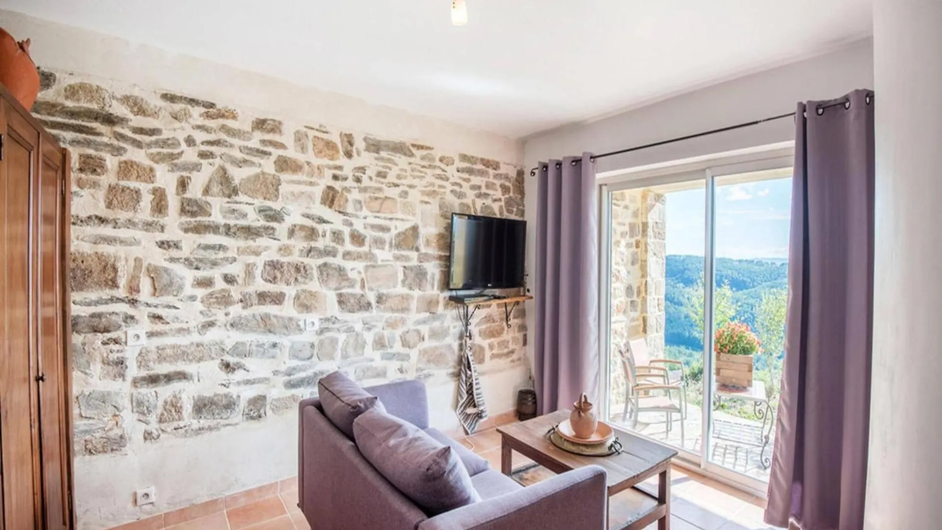 Detached Holiday Home In Chassiers With Pool