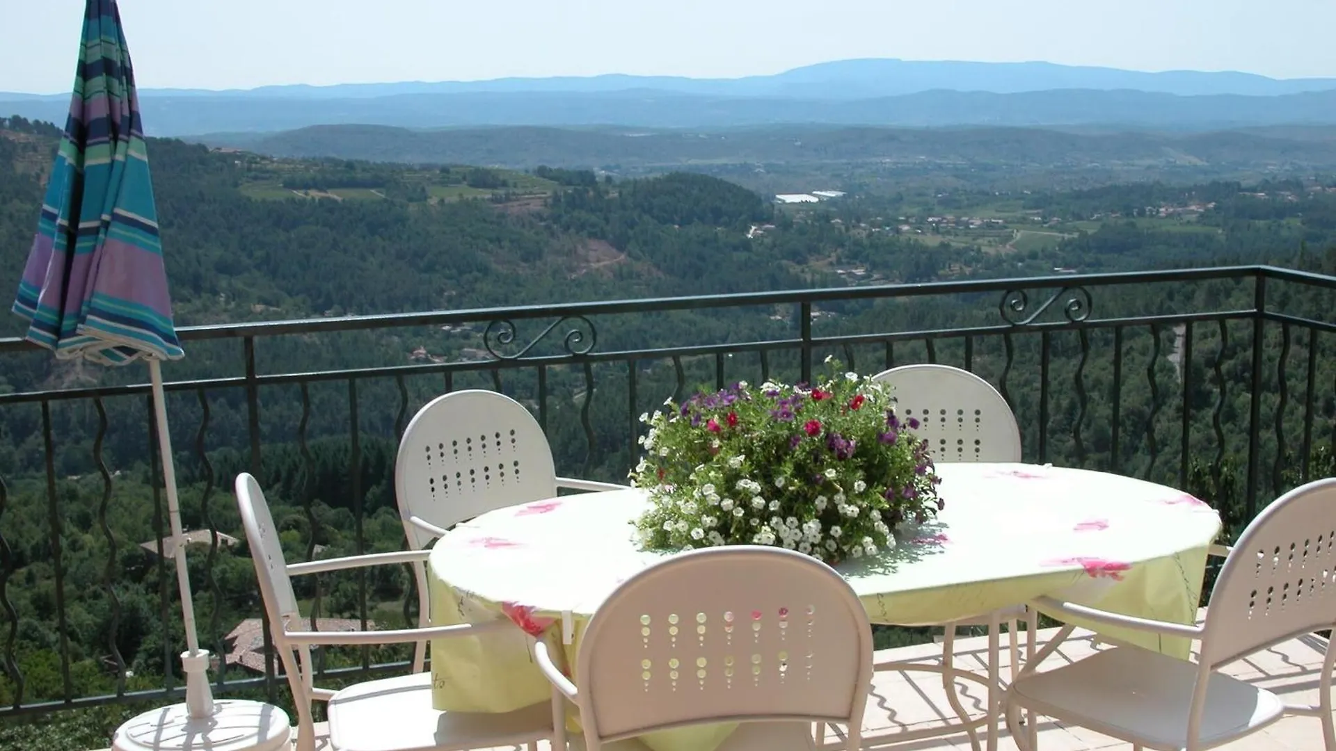 Detached Holiday Home In Chassiers With Pool