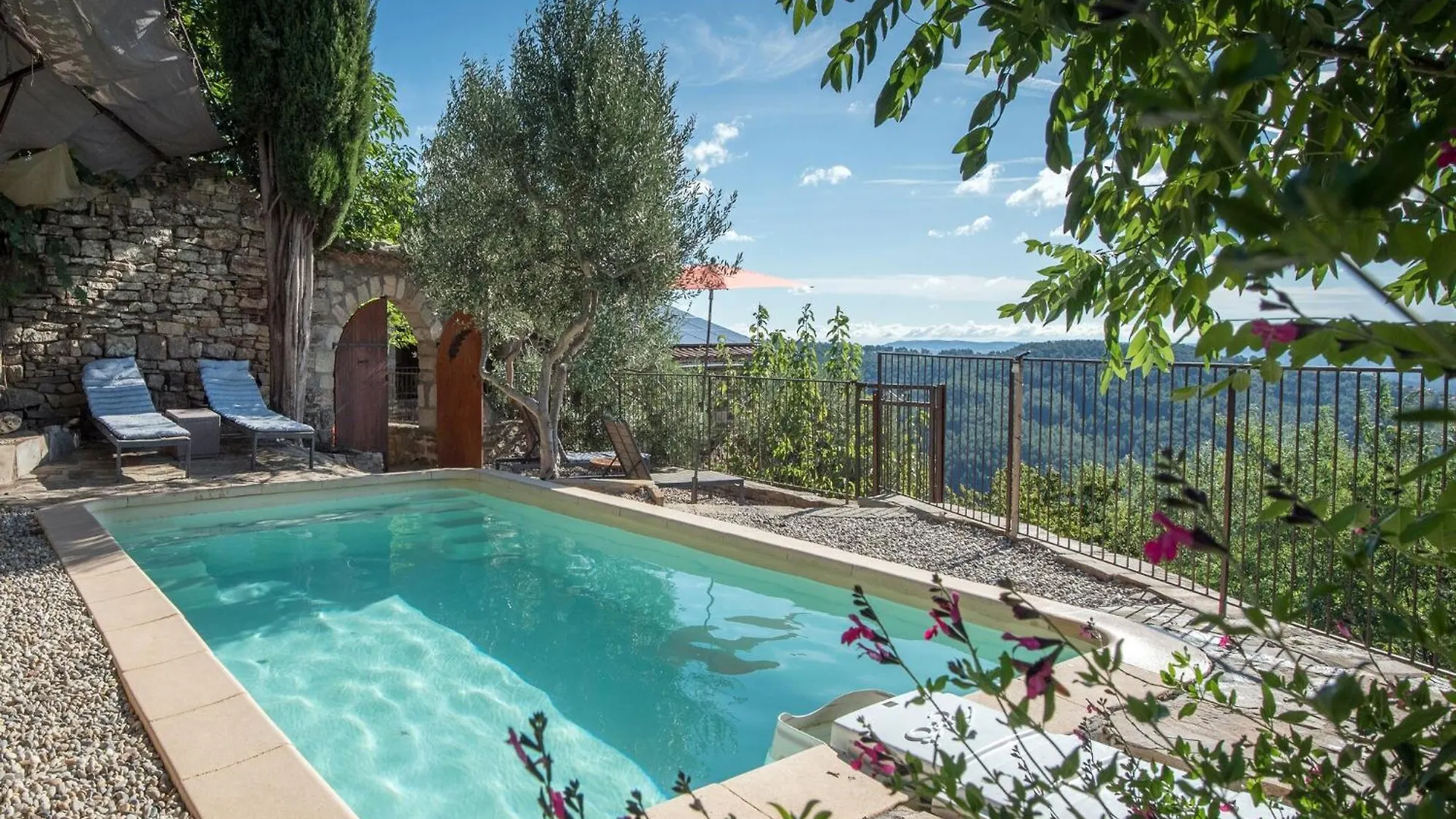 Detached Holiday Home In Chassiers With Pool France
